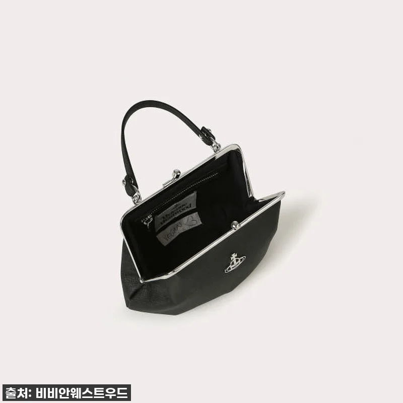 이건 무조건 사야 해! 품절 임박! 비비안웨스트우드 그래니 프레임 펄스 크로스백, 놓치면 후회할 찐후기! 8 이건 무조건 사야 해! 품절 임박! 관련 이미지 3