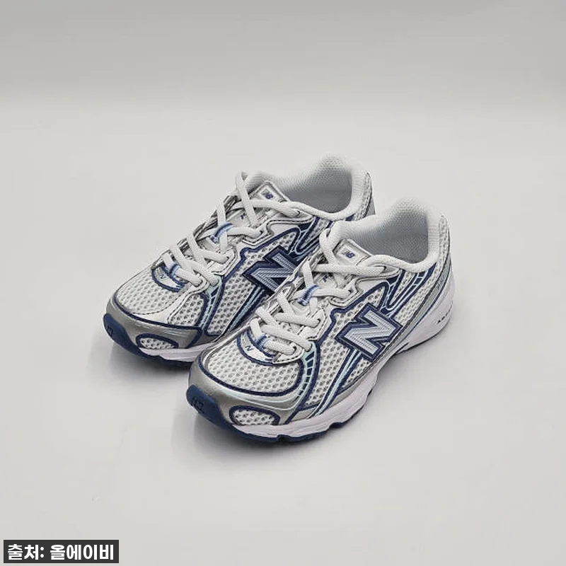 이슈템 등극! 뉴발란스 키즈 벨크로 운동화, 발볼 넓은 우리 아이도 "이건 진짜 편해!" 찐후기 16 이슈템 등극! 뉴발란스 키즈 벨크로 관련 이미지 5