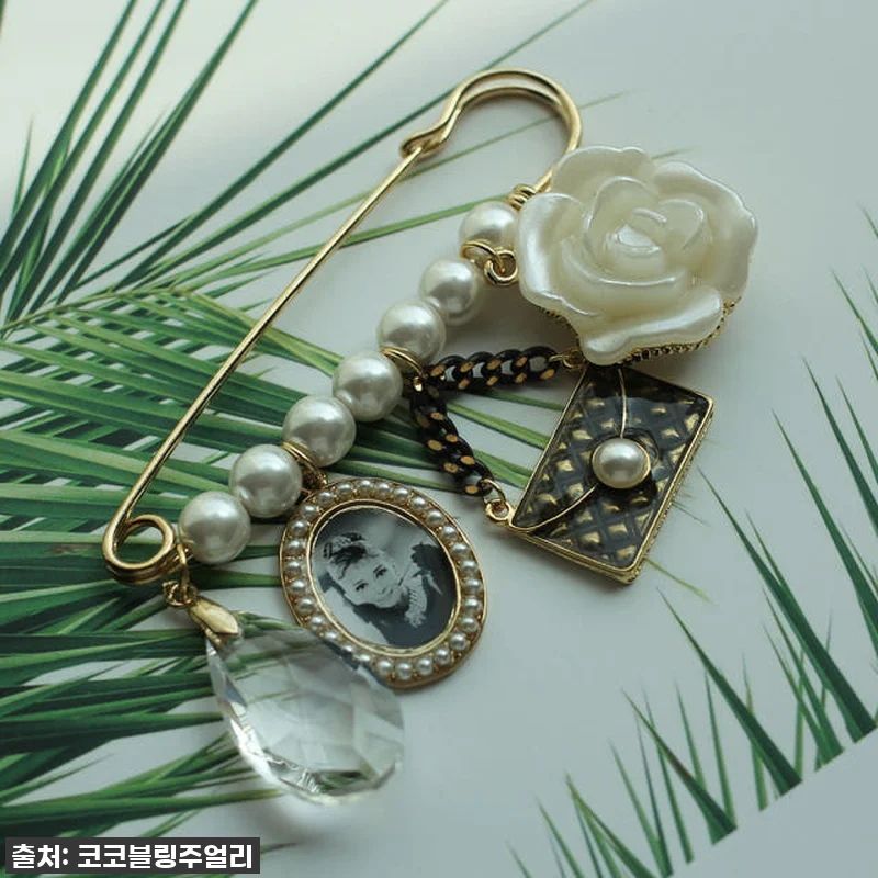 품절임박! 오드리 헵번 브로치, 평범한 내 옷을 명품으로 만드는 마법 같은 아이템! 14 품절임박! 오드리 헵번 브로치, 평범 관련 이미지 5