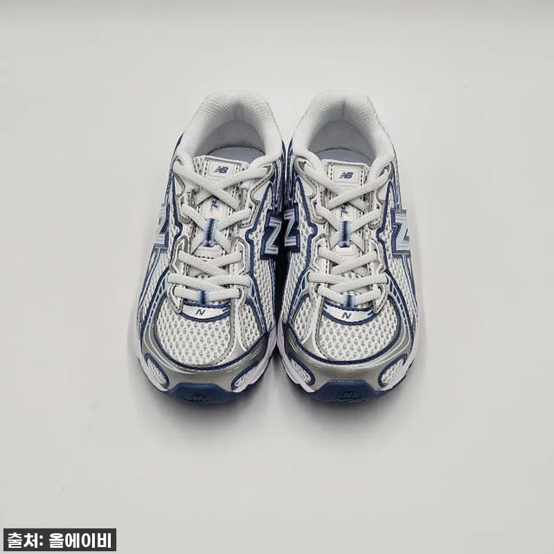 이슈템 등극! 뉴발란스 키즈 벨크로 운동화, 발볼 넓은 우리 아이도 "이건 진짜 편해!" 찐후기 17 이슈템 등극! 뉴발란스 키즈 벨크로 관련 이미지 6