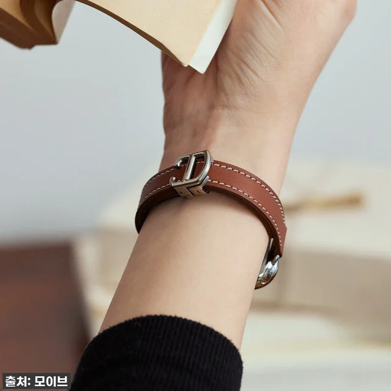 모이브 애플워치 가죽 디버클 스트랩: 관련 이미지 1