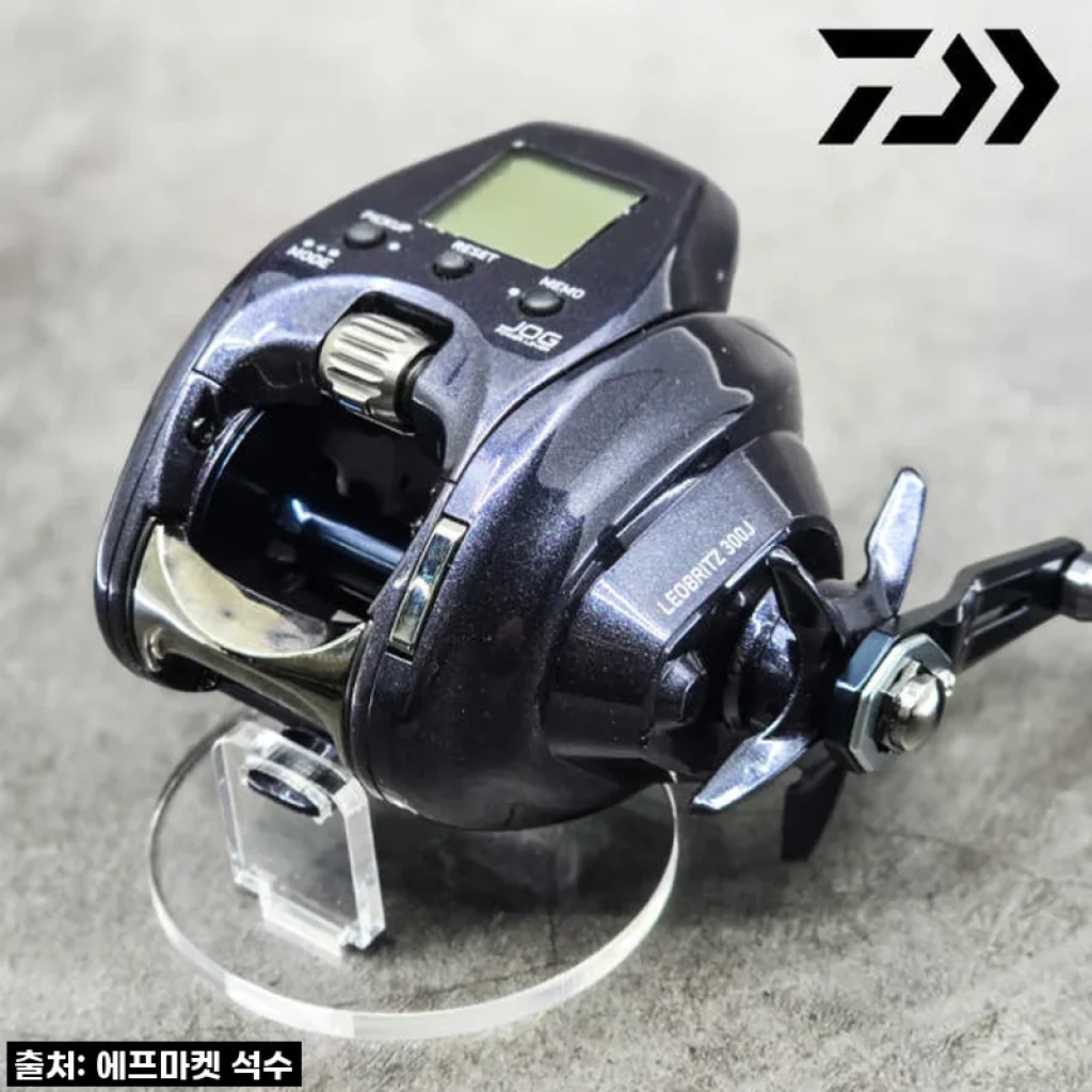 이 가격 실화?! 다이와 23 레오브리츠 300J 전동릴, 써보니 왜 '인생템'인지 알겠어요!