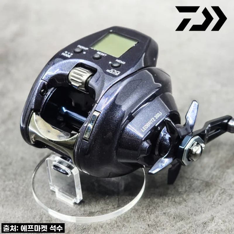 이 가격 실화?! 다이와 23 레오브리츠 300J 전동릴, 써보니 왜 '인생템'인지 알겠어요!