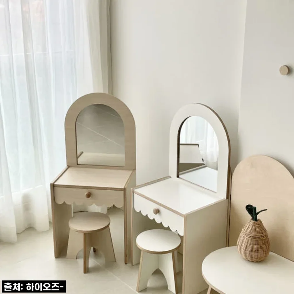 우리 아이 인생템 등극! 하이오즈 자작나무 원목 화장대, 직접 써보니 대만족! (할인 꿀팁까지!)