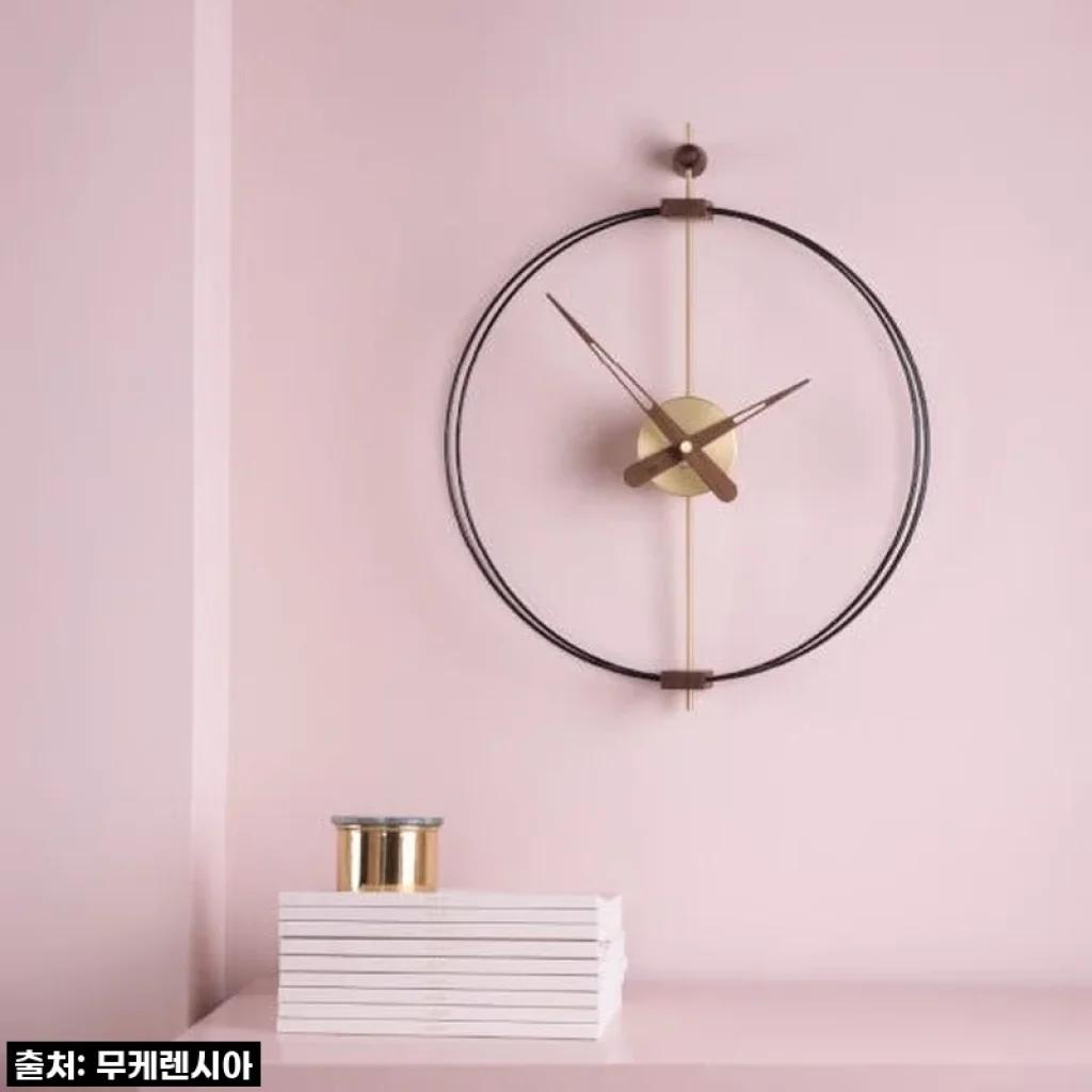 이건 진짜 봐야 해! 우리 집 분위기 순삭 변신, 노몬 마이크로 바르셀로나 골드시계 찐후기!