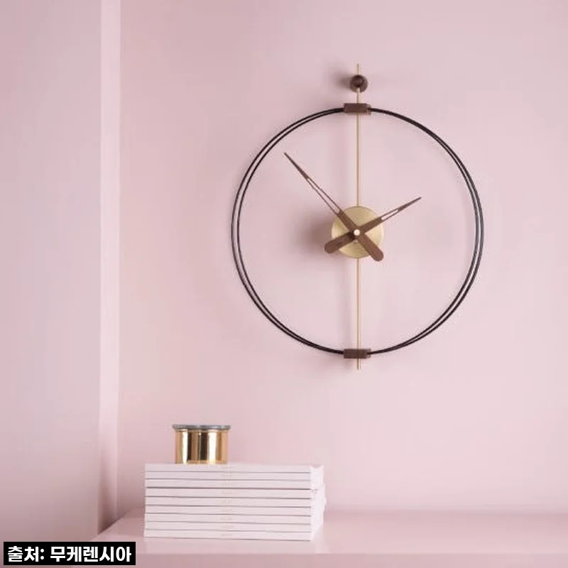 이건 진짜 봐야 해! 우리 집 분위기 순삭 변신, 노몬 마이크로 바르셀로나 골드시계 찐후기!