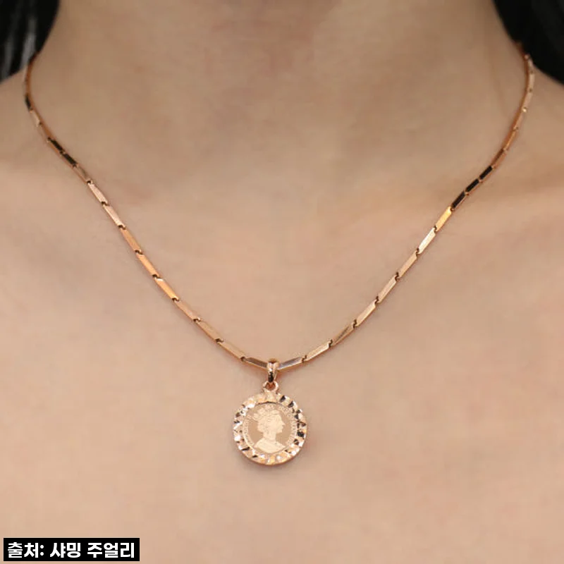 50% 할인에 심쿵! 엘리자베스 코인 목걸이, 드디어 내 품에! ✨ (찐후기)
