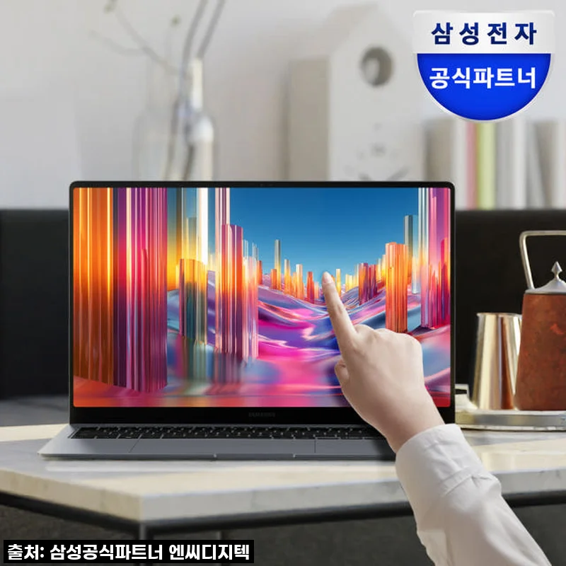 이 가격 실화? 삼성 갤럭시북5 프로, 디자이너인 제가 직접 써보니! (NT960XHA-K71AR)