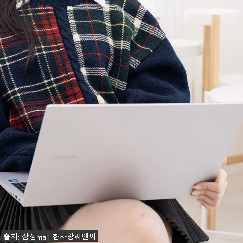 삼성 갤럭시북4 NT750XGR-A5 관련 이미지 1