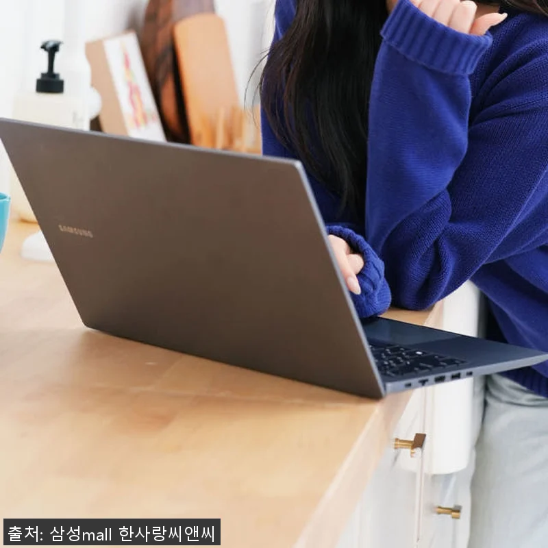 삼성 갤럭시북4 NT750XGR-A5 관련 이미지 2