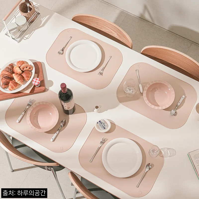 하루의공간 라운드 실리콘 식탁매트 4인 세트, 신혼집·집들이 선물로 눈여겨볼 네이버 단독구성