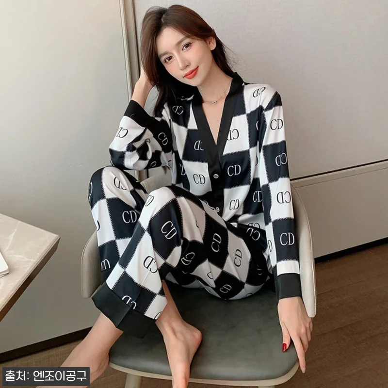 김효진 윤란주 잠옷 파자마 무인도의디 관련 이미지 3