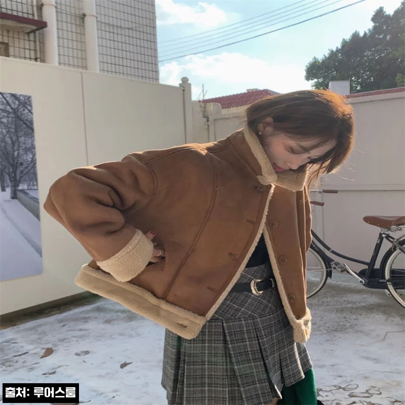 아무르 하프 양털 루즈핏 무스탕 코트, 부담스러운 오버핏이 싫다면 눈여겨볼 겨울 아우터